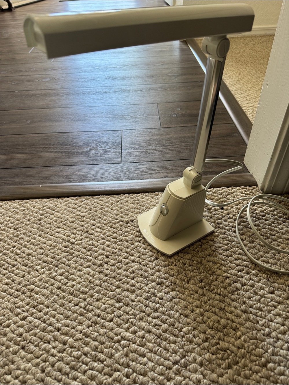 Ott-Lite Model J48006 White